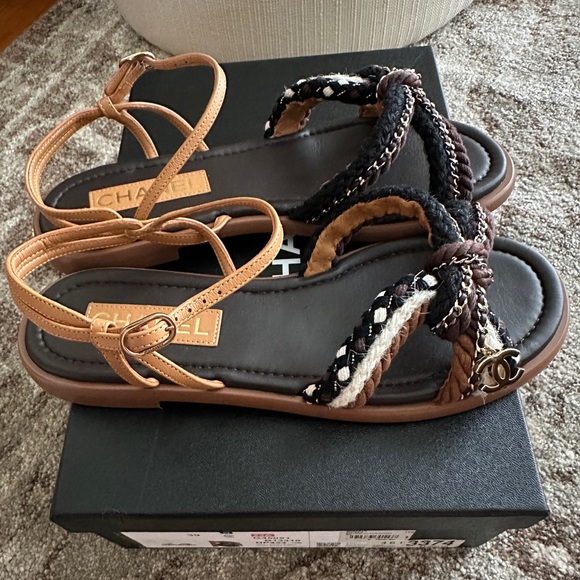 Chanel BRAND NEW w BOX chain rope sandals size 39 interlocking CC charms - Picture 7 of 9